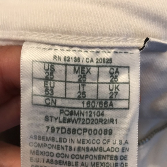 White guess knee length shorts - Picture 4 of 4